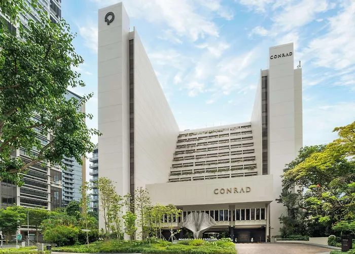 Luxury hotel only: Conrad Singapore Orchard