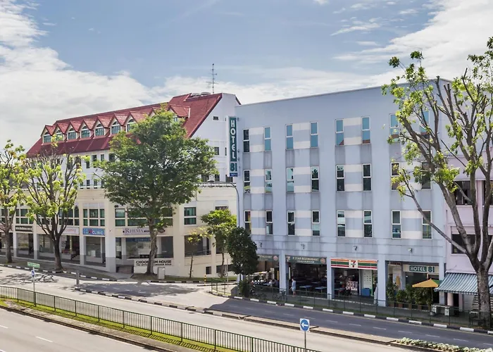 Cheap hotel: Hotel 81 Kovan