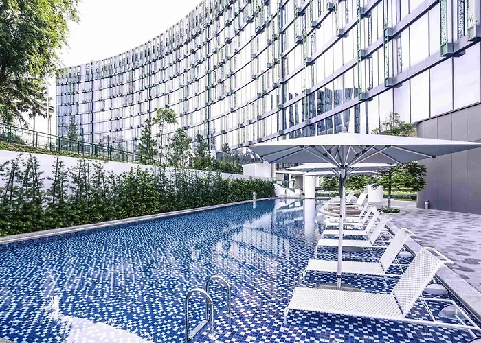 Hotel with Tennis: Mercure Singapore On Stevens